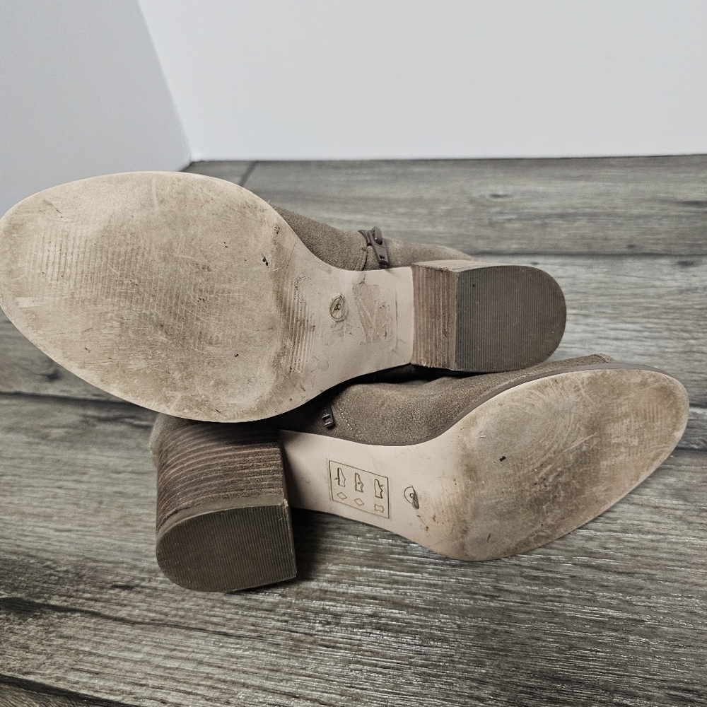 Sole Society Tan Neutral‎ Faux Suede Heeled Booties Minimalist Chic Casual Fall - Picture 7 of 7